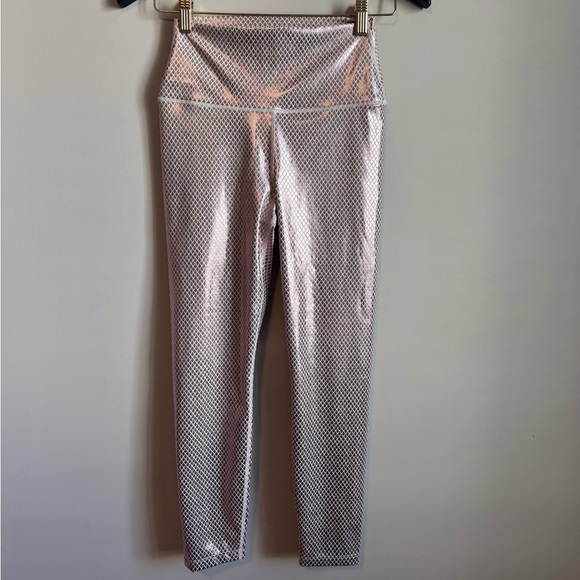 Carbon38 Metallic Pink Leggings - Picture 4 of 9